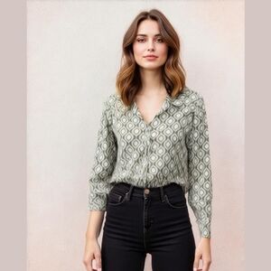 NWT No Boundaries button down blouse, green and whites, size L juniors